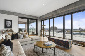Spacious Luxe 2Bd with Harbour Views and Parking